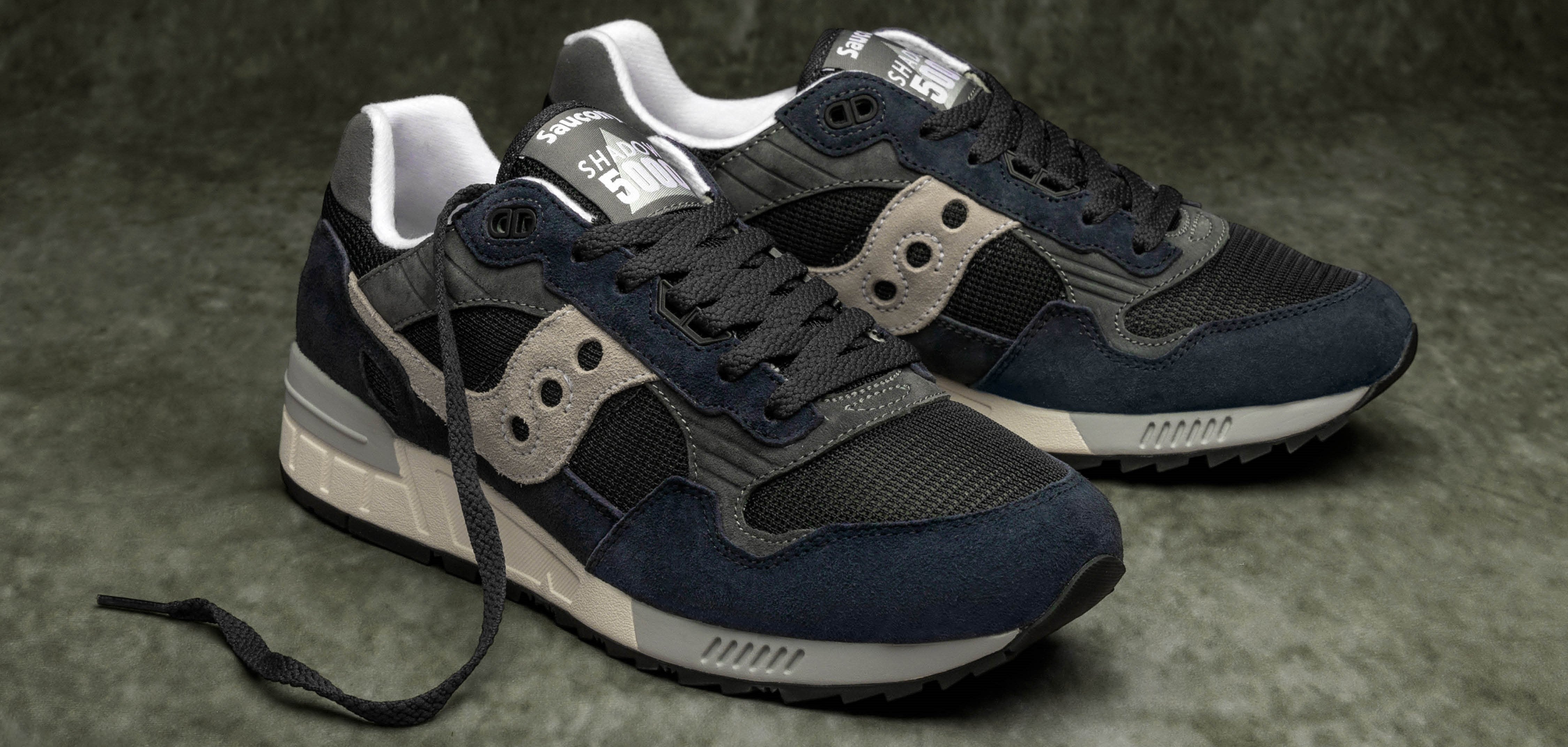 Saucony Originals Slider Blurred Background