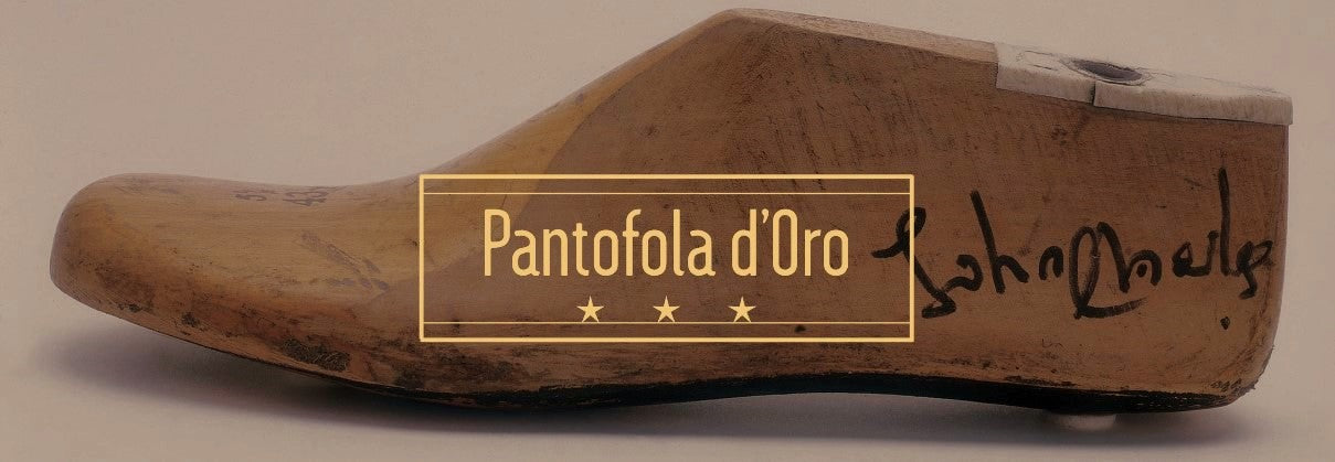 Pantofola d'Oro Slider Blurred Background