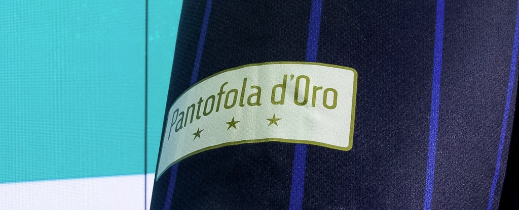 Pantofola d'Oro Banner Blurred Background